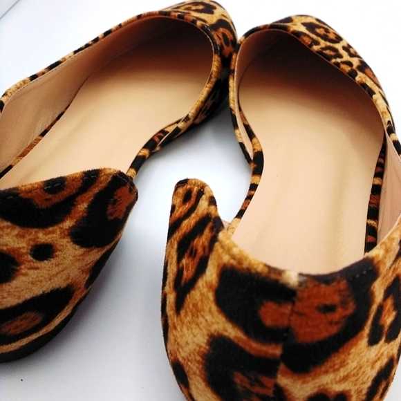 Leopard Pattern Slip On Flats - Picture 3 of 6
